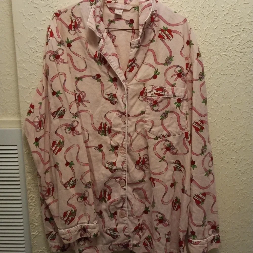 Victoria Secret Lounge/Pajama Set - Picture 2 of 13